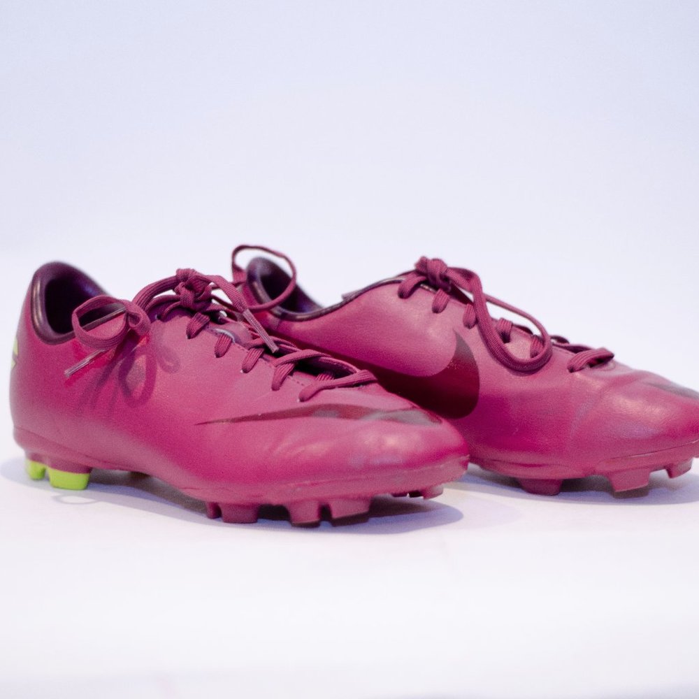 Nike Kids' Jr Mercurial Victory Soccor Cleats 1Y